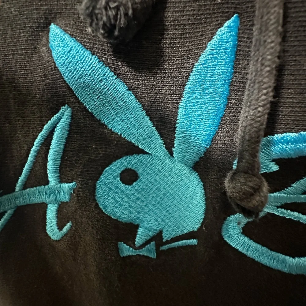 Supreme Black Hoodie - Picture 2 of 7